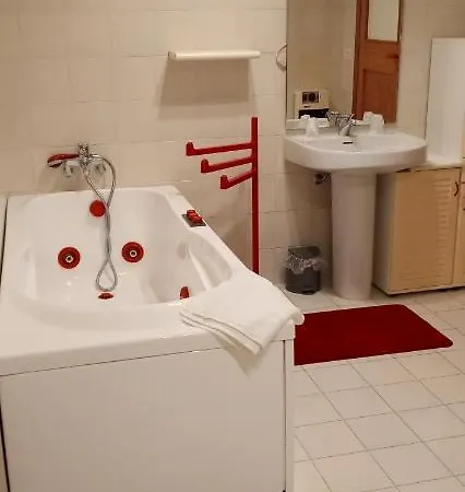 L'albore فندق مبيت وإفطار Costigliole Saluzzo